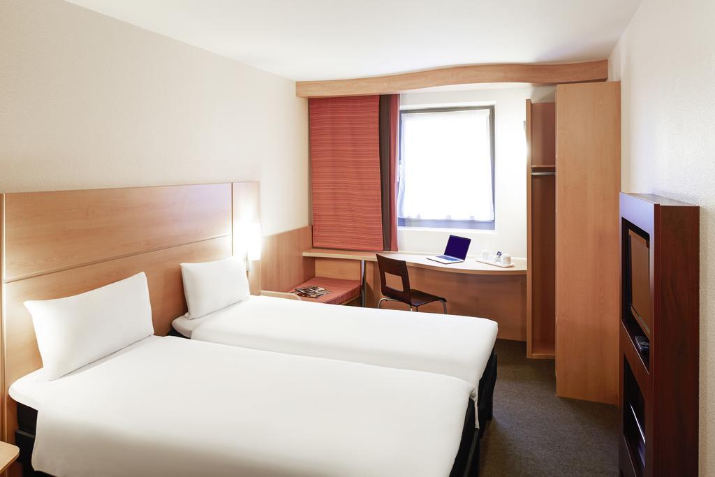 Ibis Chesterfield North - Barlborough Ngoại thất bức ảnh